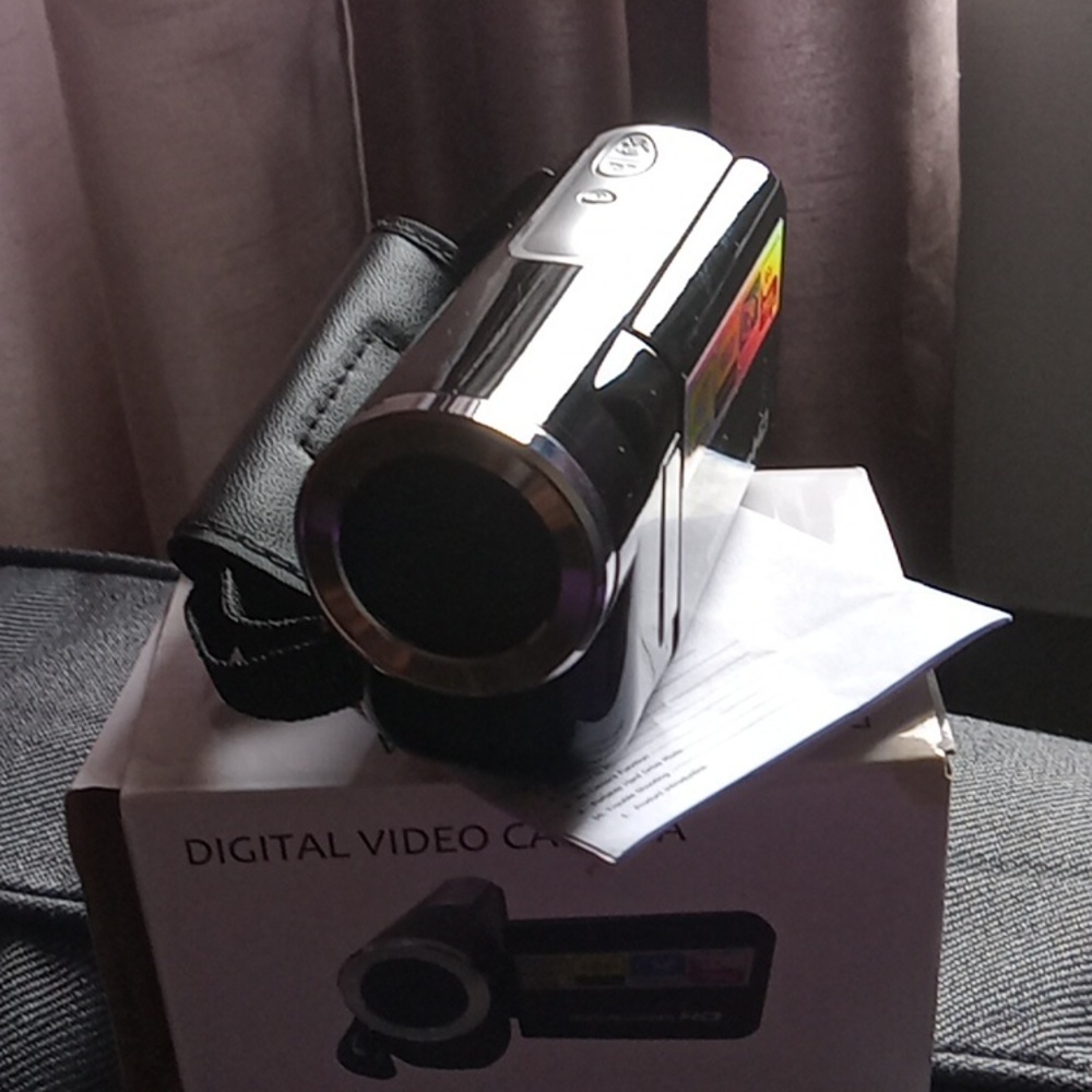 Digital video camera - Picture 3 of 4